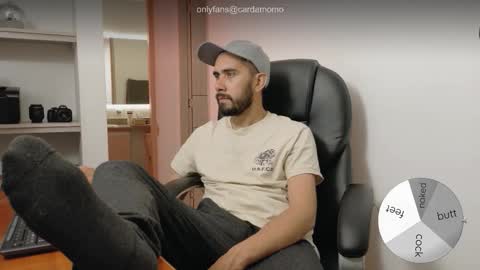 Snapshot of chrissmithin5 chatting on 11-14-25, 03:05 Cardamomo online show from 11-14-25, 03:05