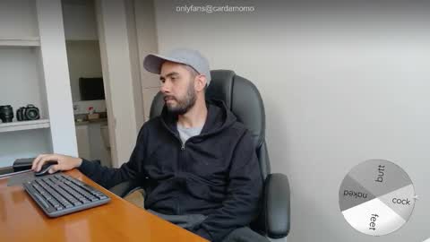 Snapshot of chrissmithin5 chatting on 11-16-25, 03:28 Cardamomo online show from 11-16-25, 03:28