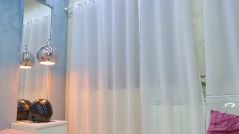 Snapshot of christahot chatting on 06-26-26, 05:34 christahot online show from 06-26-26, 05:34