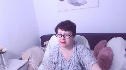 Christa online show from 11-21-25, 04:27