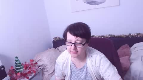 Christa online show from 12-19-25, 07:54