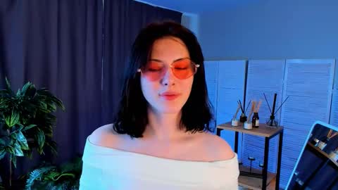 christaschrecongost online show from 03-25-26, 10:21