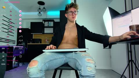 UPVOTE ME ------  ILL DO SOMETHING FOR FREE online show from 12-05-24, 05:15