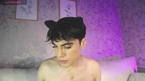 Snapshot of christianm_18 chatting on 12-03-24, 02:03 Chris online show from 12-03-24, 02:03