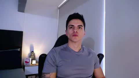 Snapshot of christianvalenzia chatting on 11-13-25, 02:49 Christian online show from 11-13-25, 02:49