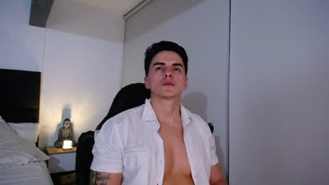 Snapshot of christianvalenzia chatting on 06-17-26, 01:30 Christian online show from 06-17-26, 01:30