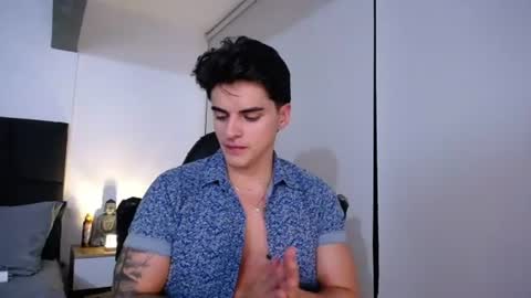Snapshot of christianvalenzia chatting on 06-25-26, 12:21 Christian online show from 06-25-26, 12:21