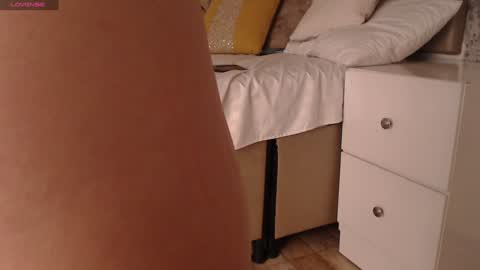 ChristieDoutzen online show from 02-04-25, 06:27