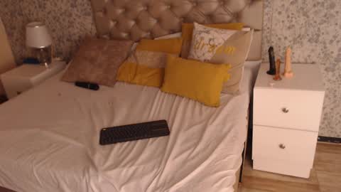 ChristieDoutzen online show from 02-19-25, 06:21