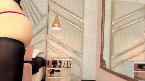 ChristieDoutzen online show from 09-19-25, 01:23