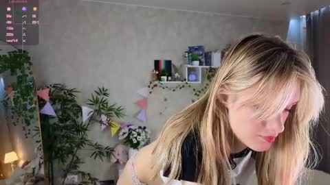 Snapshot of christina_hammond chatting on 04-25-26, 12:19 Ann online show from 04-25-26, 12:19