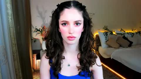 christinaconteeree online show from 09-18-25, 05:26