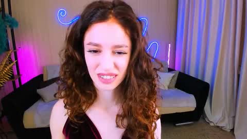 christinaconteeree online show from 10-02-25, 01:40