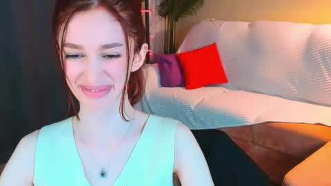 christinaconteeree online show from 05-07-26, 02:00