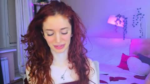 christinaconteeree online show from 06-25-26, 07:29