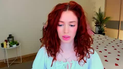 christinaconteeree online show from 06-26-26, 08:24