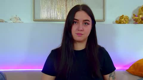 Christina online show from 10-07-25, 06:49