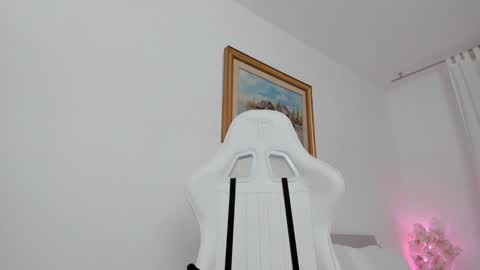 Snapshot of christine0990__ chatting on 01-28-25, 07:22 Hi im Christine online show from 01-28-25, 07:22