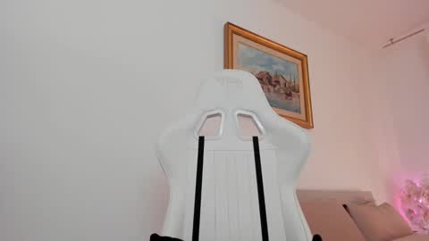 Snapshot of christine0990__ chatting on 02-21-25, 07:23 Hi im Christine online show from 02-21-25, 07:23