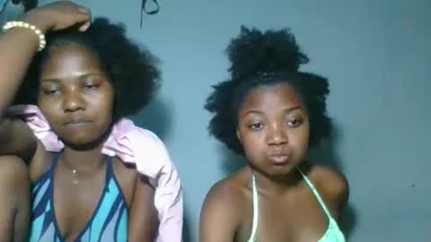 Snapshot of christine985 chatting on 10-21-25, 07:14 christine985 online show from 10-21-25, 07:14