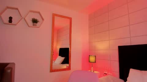 Christine  online show from 12-01-25, 12:10