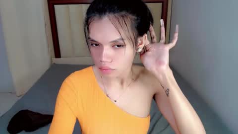 Snapshot of christine_slutt chatting on 10-17-25, 07:05 STEFFY online show from 10-17-25, 07:05