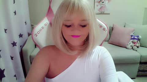 Christi online show from 01-19-25, 01:12