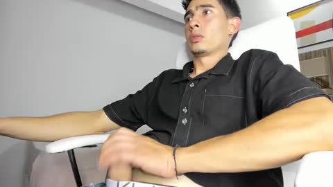 Snapshot of christoper_dick chatting on 03-04-25, 03:44 Petite Horny and chistoper dick online show from 03-04-25, 03:44