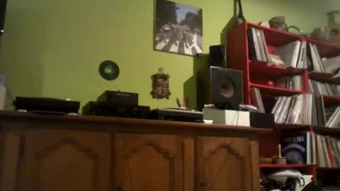 Snapshot of christophe_73 chatting on 11-09-25, 04:38 Chris online show from 11-09-25, 04:38