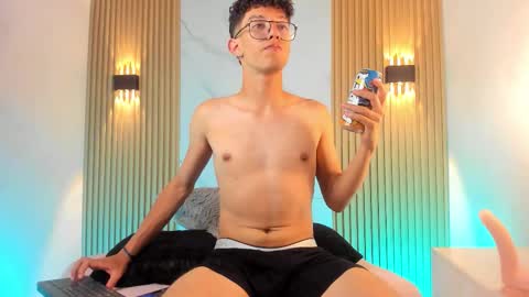 Snapshot of christopher_hunter chatting on 03-05-26, 09:22 Chrisopher Hunter online show from 03-05-26, 09:22