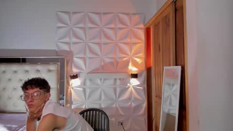 Snapshot of christopher_hunter chatting on 03-26-26, 05:13 Chrisopher Hunter online show from 03-26-26, 05:13