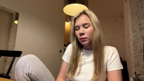 Kiki online show from 02-04-26, 04:24