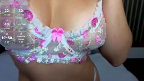 Snapshot of christy_beauty chatting on 07-29-26, 01:59 Christy online show from 07-29-26, 01:59
