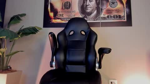 Snapshot of chrizmacgregor chatting on 02-28-26, 01:06 chrizmacgregor online show from 02-28-26, 01:06