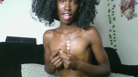 Snapshot of chroe22 chatting on 01-13-26, 10:04 chroe22 online show from 01-13-26, 10:04