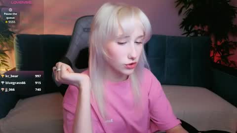 EvaBlonde TayaBrunette EliieBlack hair online show from 05-10-26, 02:00