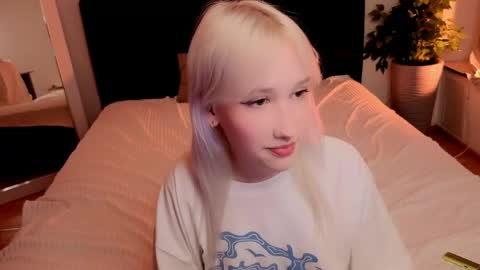 EvaBlonde TayaBrunette EliieBlack hair online show from 05-16-26, 07:34