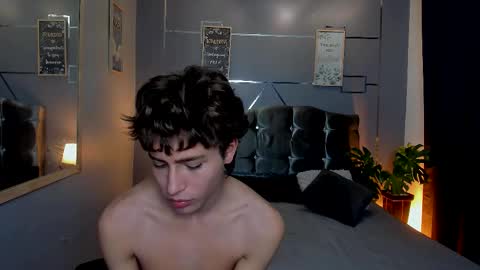 chrristopher77 online show from 10-17-25, 01:57