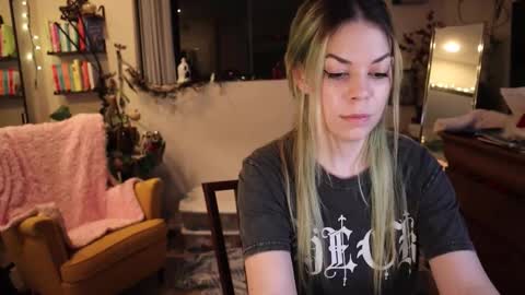 Snapshot of chrysanthulu chatting on 10-12-25, 05:28 Chrys online show from 10-12-25, 05:28