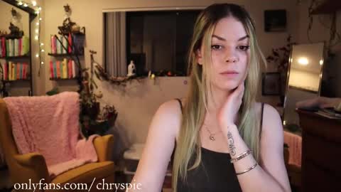 Snapshot of chrysanthulu chatting on 10-15-25, 05:18 Chrys online show from 10-15-25, 05:18