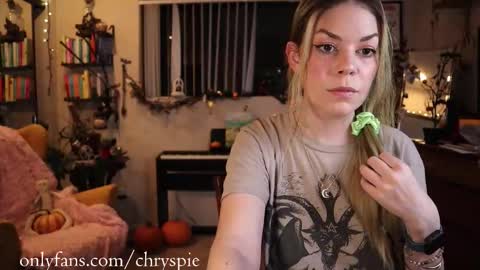 Snapshot of chrysanthulu chatting on 10-24-25, 05:26 Chrys online show from 10-24-25, 05:26