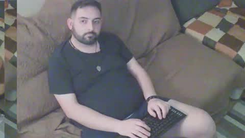 Snapshot of chubbbybo chatting on 11-17-25, 06:46 Chubby Boy97 online show from 11-17-25, 06:46