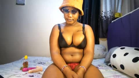 Snapshot of chubby_flora chatting on 07-21-26, 01:08 Flora online show from 07-21-26, 01:08