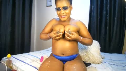 Snapshot of chubby_flora chatting on 07-22-26, 07:27 Flora online show from 07-22-26, 07:27