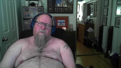 Snapshot of chubbybaybear chatting on 12-14-24, 02:34 Chubby online show from 12-14-24, 02:34