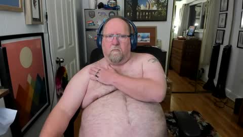 Snapshot of chubbybaybear chatting on 03-02-25, 02:51 Chubby online show from 03-02-25, 02:51