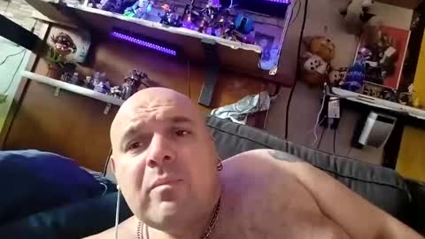 chubbyman43 online show from 05-18-26, 08:09