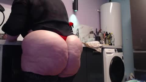 Snapshot of chwerry_b0 chatting on 03-07-26, 02:19 Jessica online show from 03-07-26, 02:19