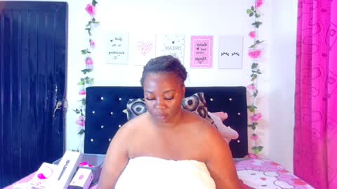 Snapshot of ciaraebonyxxx chatting on 01-17-25, 02:39 ciaraebonyxxx online show from 01-17-25, 02:39