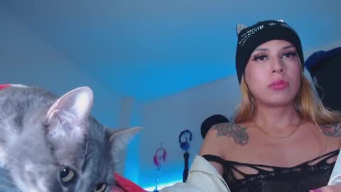 Snapshot of cicimom chatting on 04-23-26, 04:03 cicimom online show from 04-23-26, 04:03